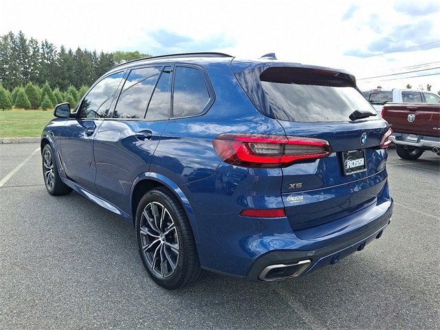 Used 2022 BMW X5 M50i image 5