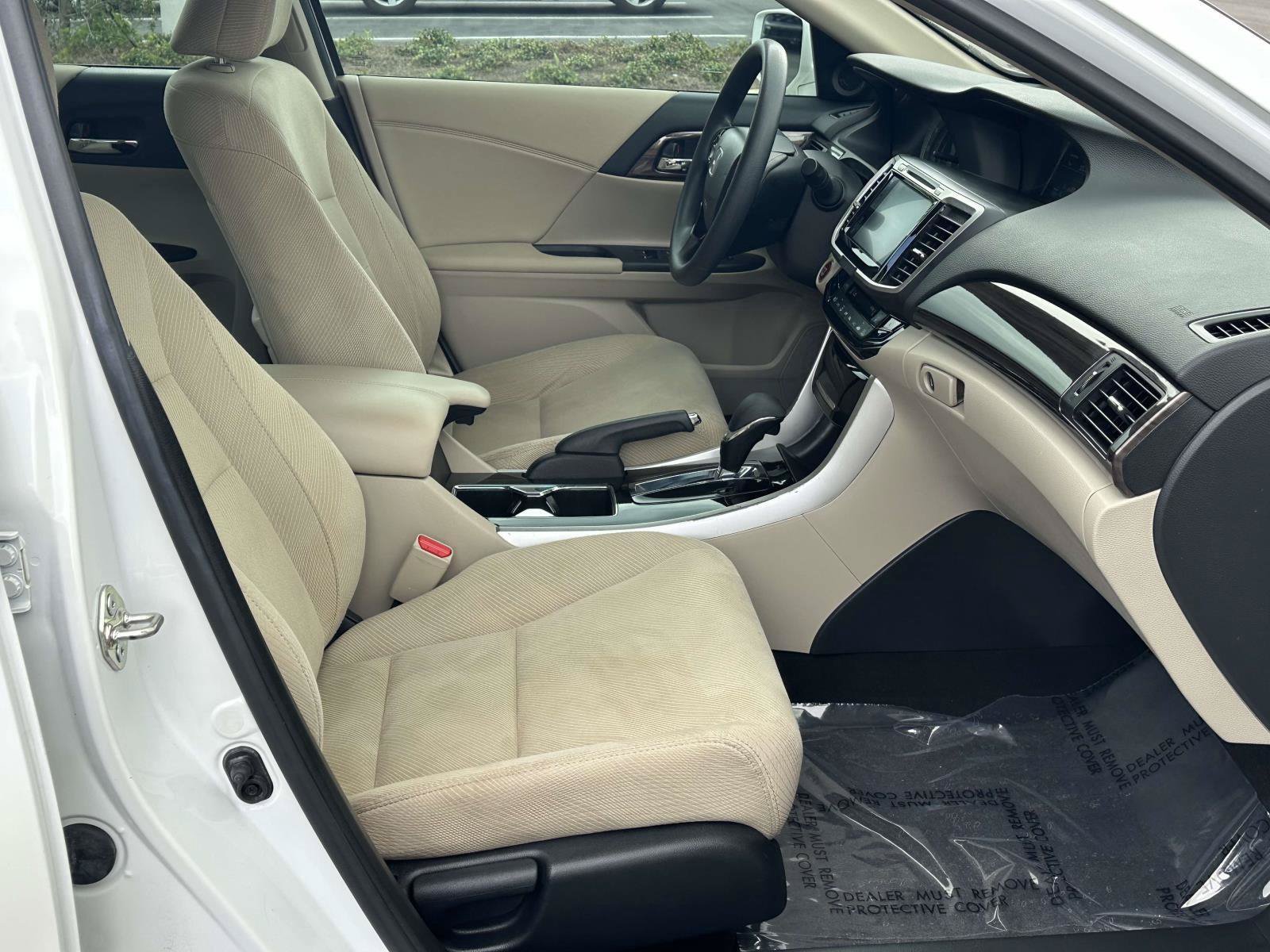 Used 2017 Honda Accord EX image 6