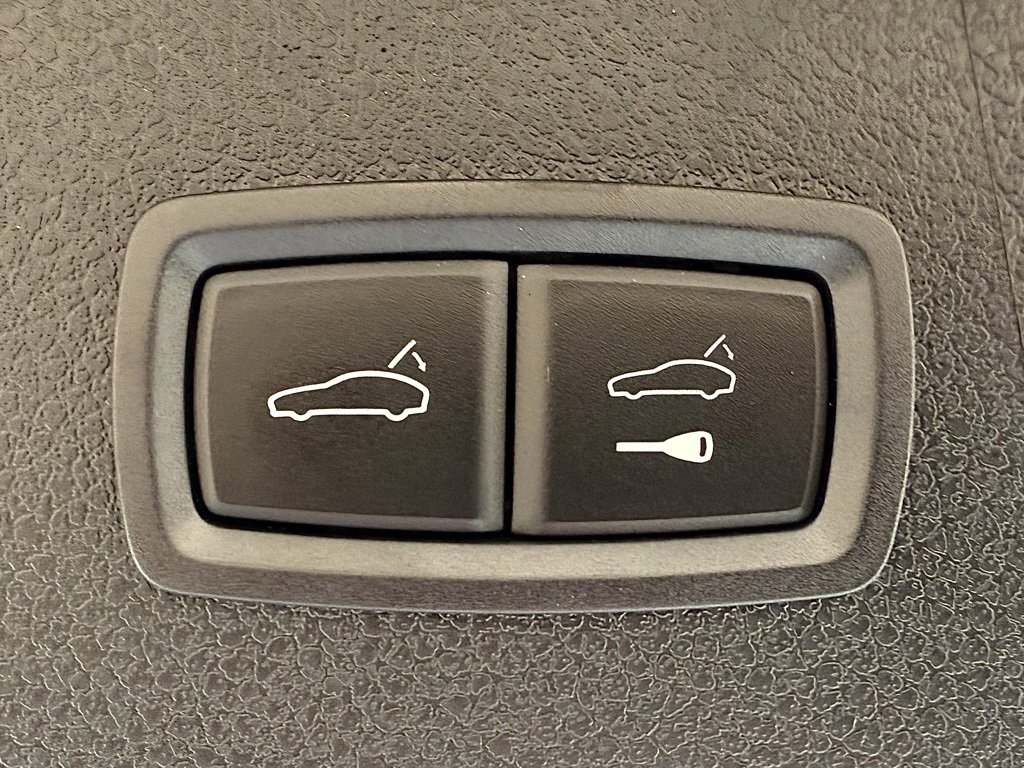 New 2026 Porsche Macan image 25