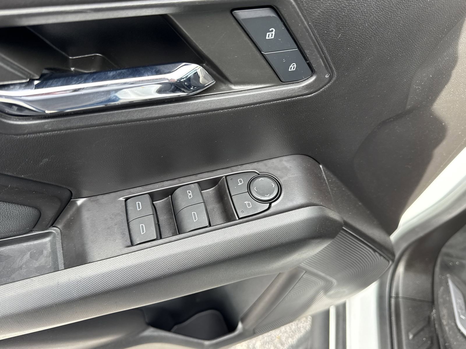 Used 2024 Chevrolet Colorado LT image 14