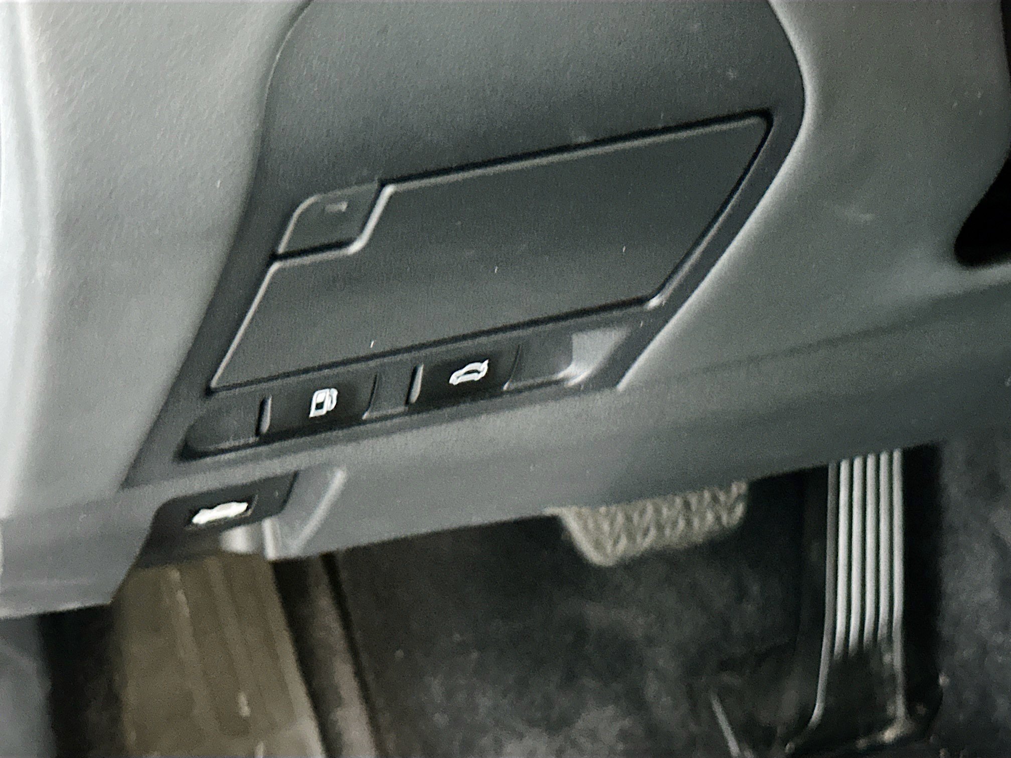 Used 2023 Lexus LS 500 w/ Accessory Package (Z2) RWD image 9