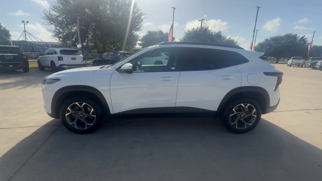 Certified 2026 Chevrolet Trax LT FWD image 5