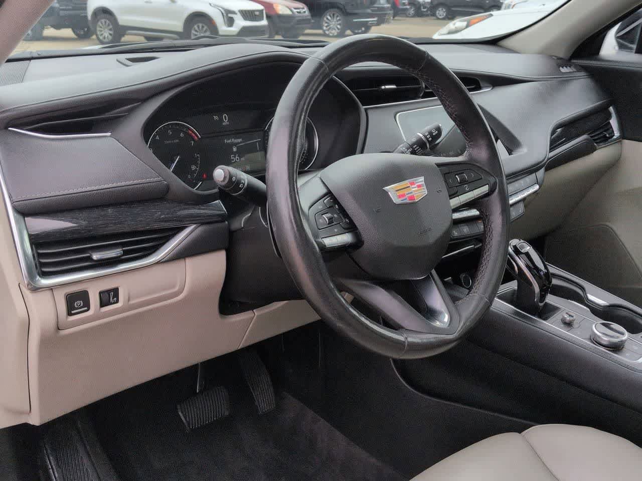 Used 2023 Cadillac XT4 Premium Luxury AWD/4WD image 2