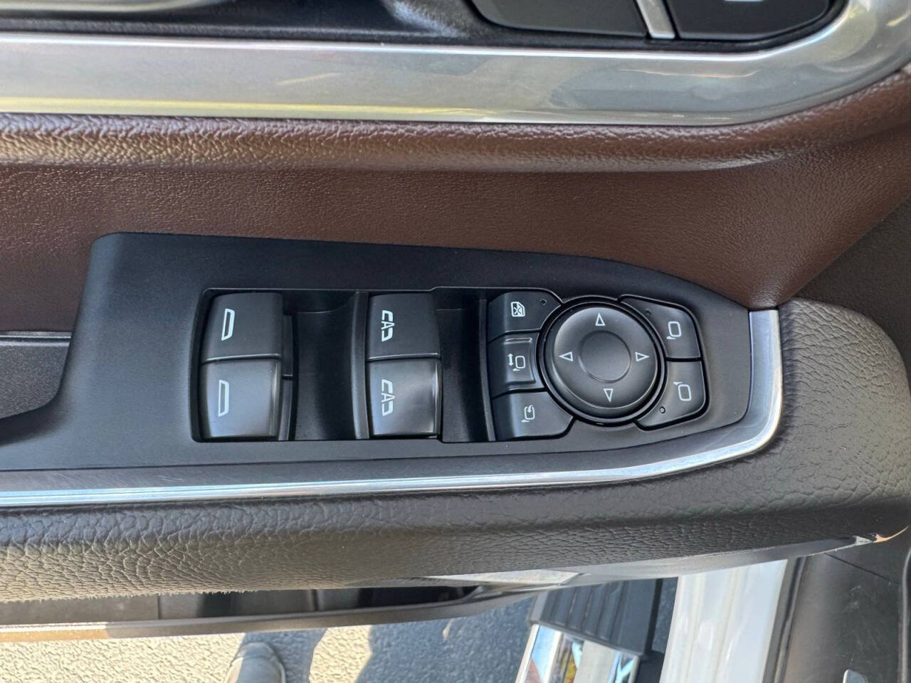 Used 2025 GMC Sierra 3500 Denali AWD/4WD image 16