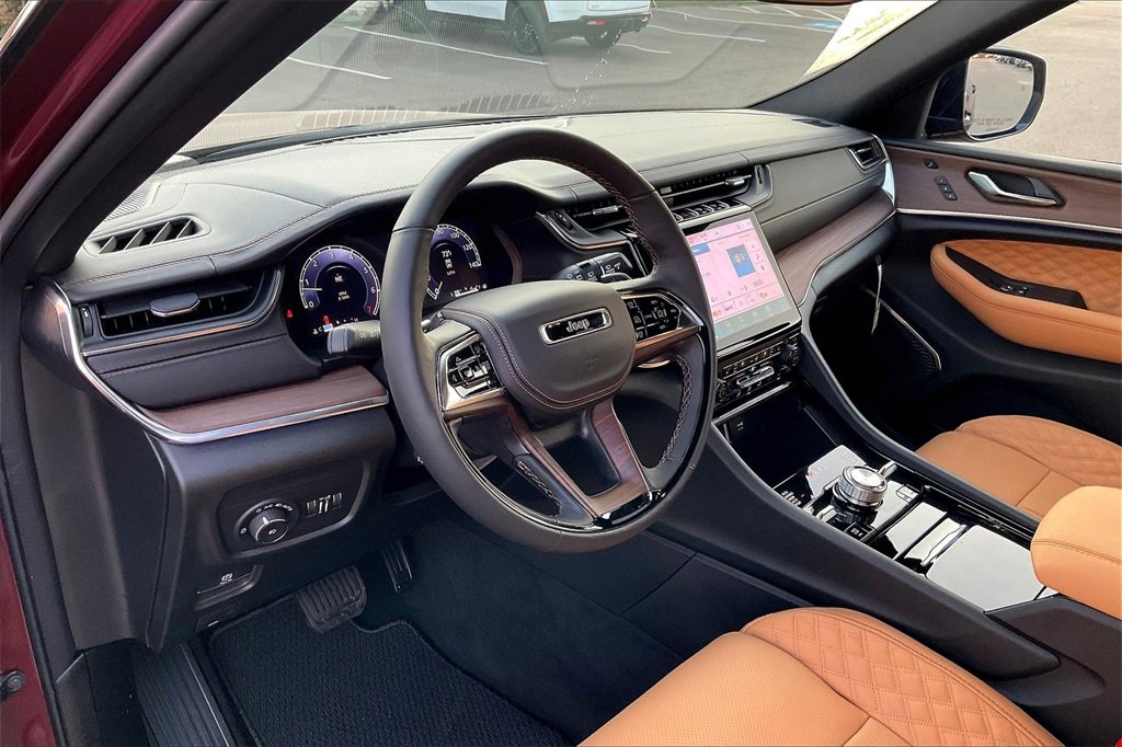 New 2025 Jeep Grand Cherokee Summit w/ Obsidian Package image 6