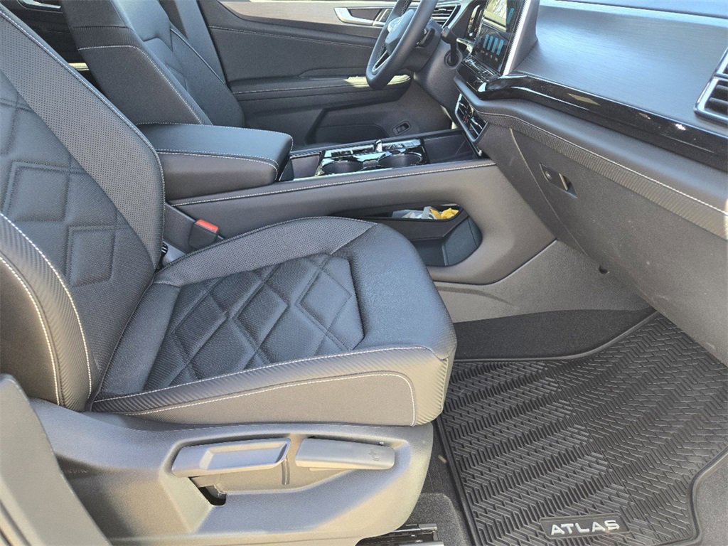 New 2025 Volkswagen Atlas Cross Sport SE image 12