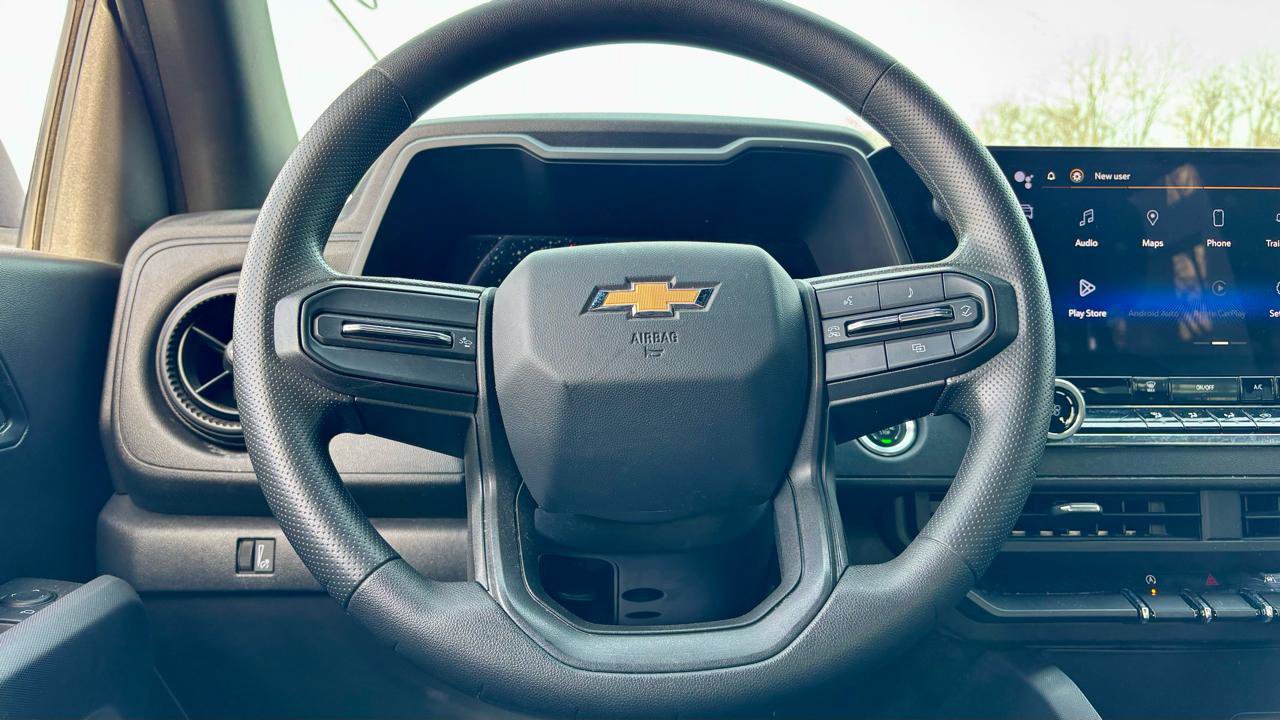 Used 2023 Chevrolet Colorado W/T image 18