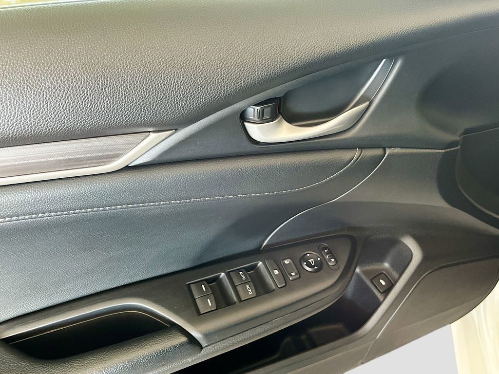 Used 2019 Honda Civic Touring image 18