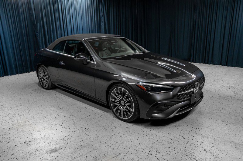 Used 2025 Mercedes-Benz CLE 300 4MATIC Cabriolet image 5