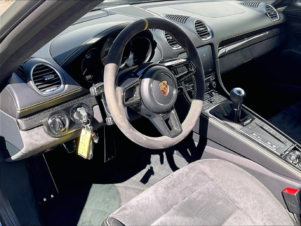 Certified 2021 Porsche 718 Cayman GT4 RWD image 4