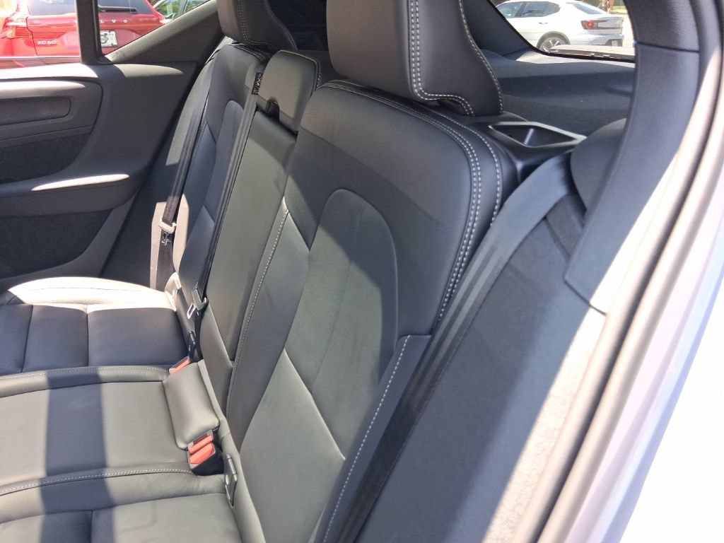 Certified 2026 Volvo XC40 B5 Plus AWD/4WD image 13