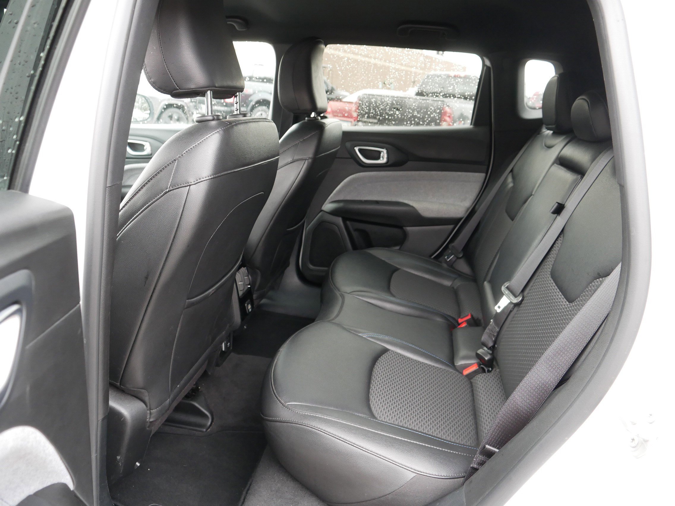 Certified 2024 Jeep Compass Latitude image 35