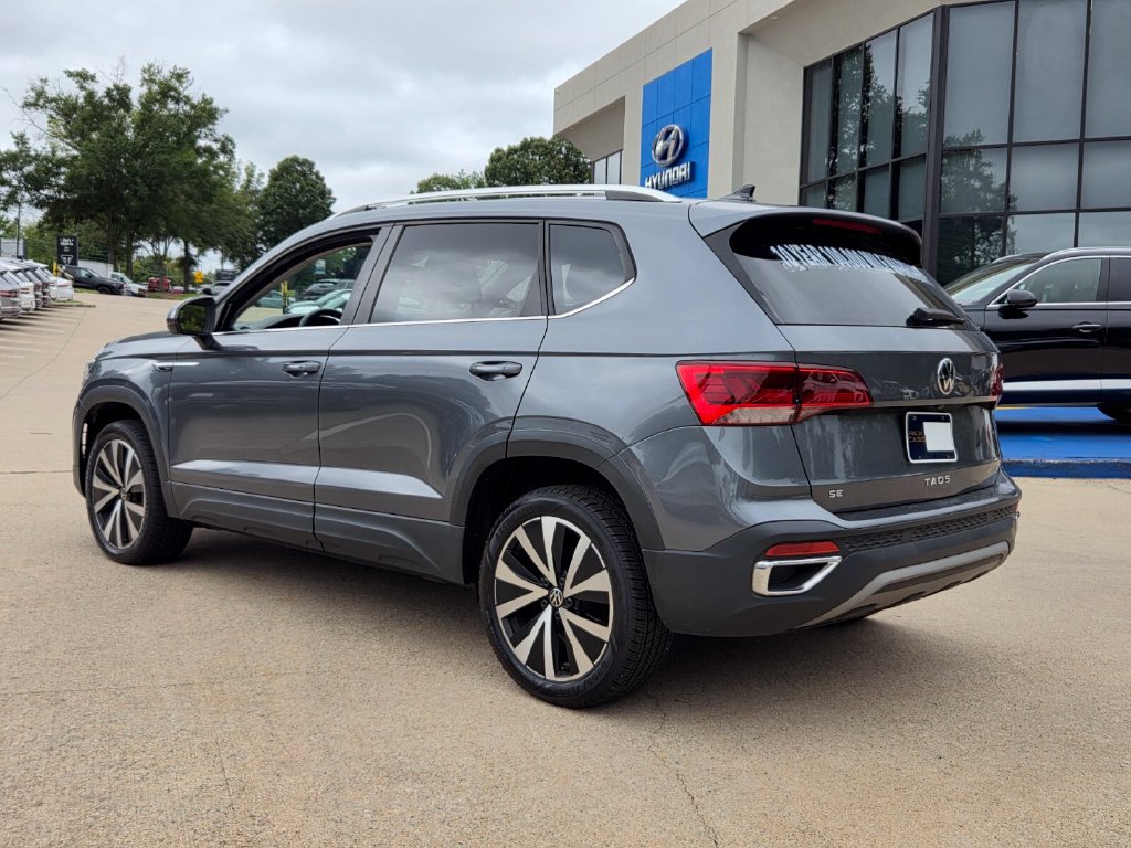 Used 2023 Volkswagen Taos SE FWD image 8