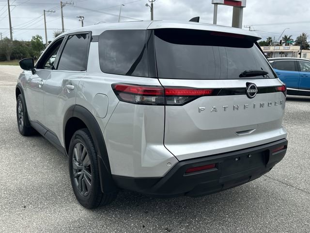 Used 2024 Nissan Pathfinder S image 8