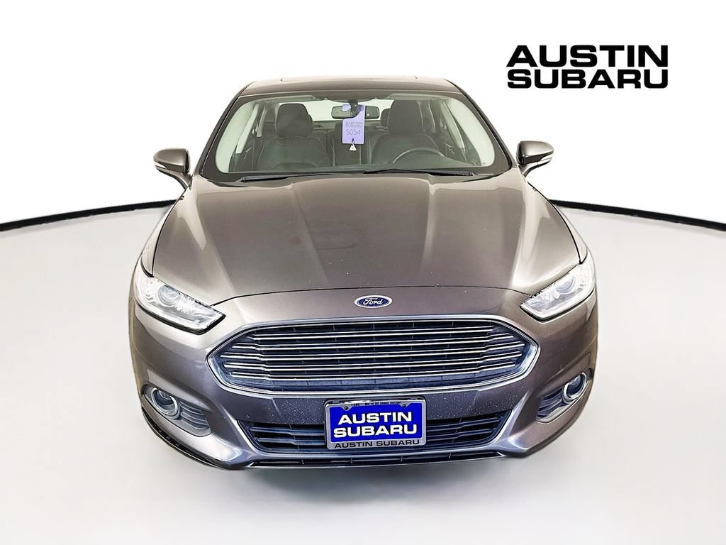 Used 2016 Ford Fusion SE w/ Equipment Group 202A FWD image 2