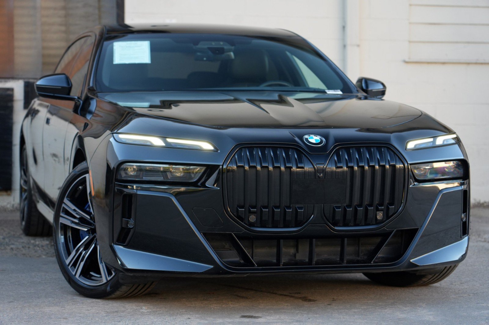 Used 2023 BMW 740i RWD image 4