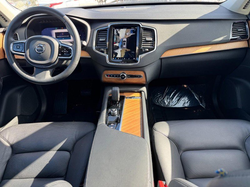 Certified 2024 Volvo XC90 B6 Plus w/ Protection Package Premier image 12