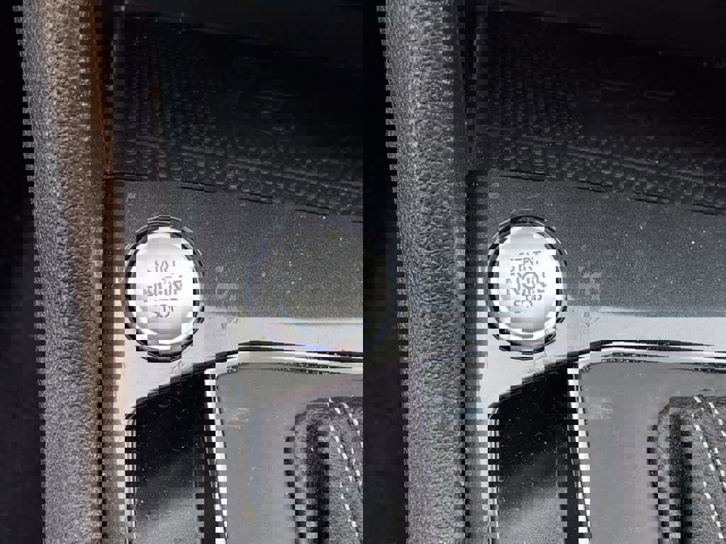 Used 2021 Volkswagen Tiguan SE image 20