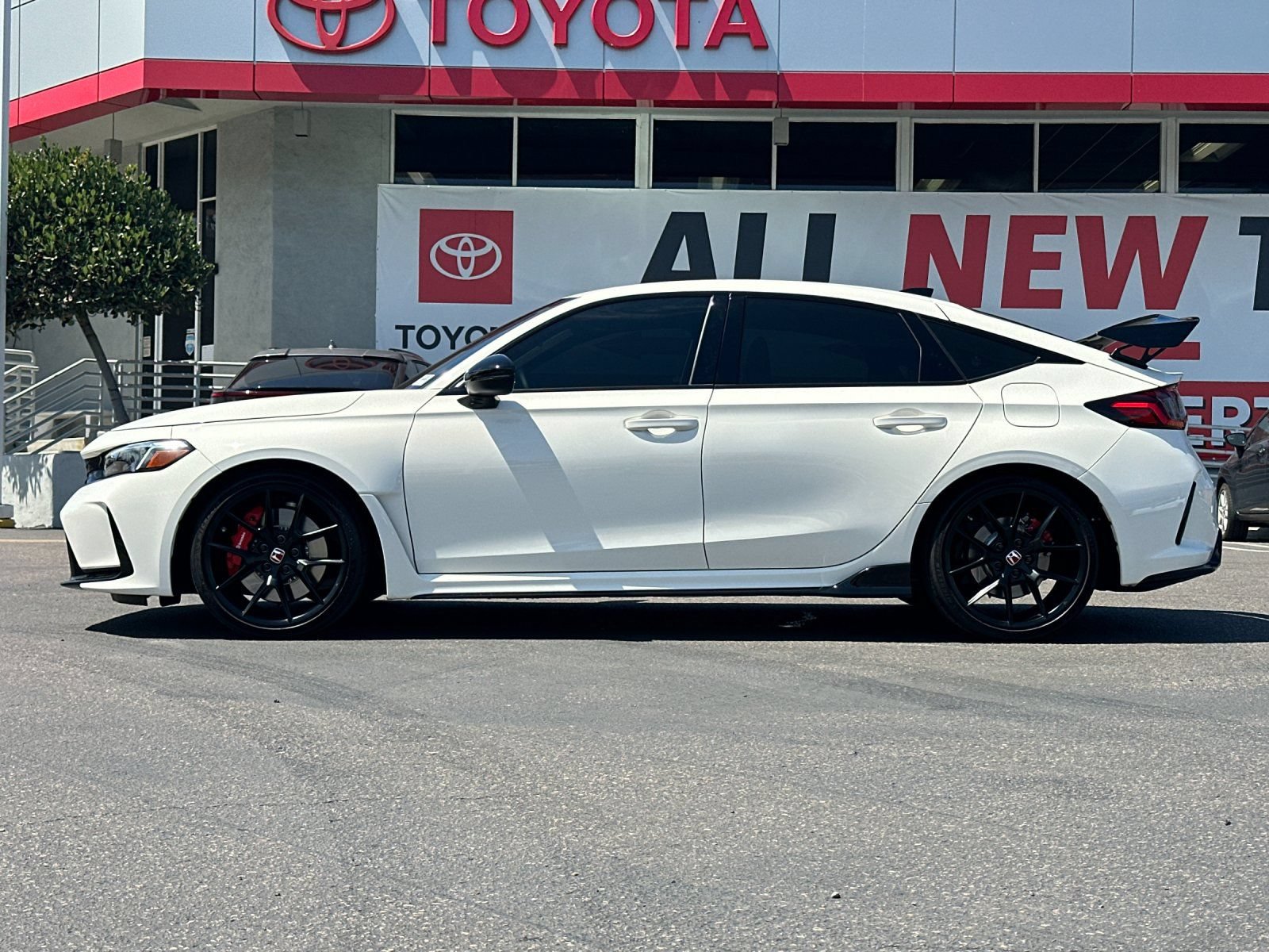 Used 2025 Honda Civic Type R image 2