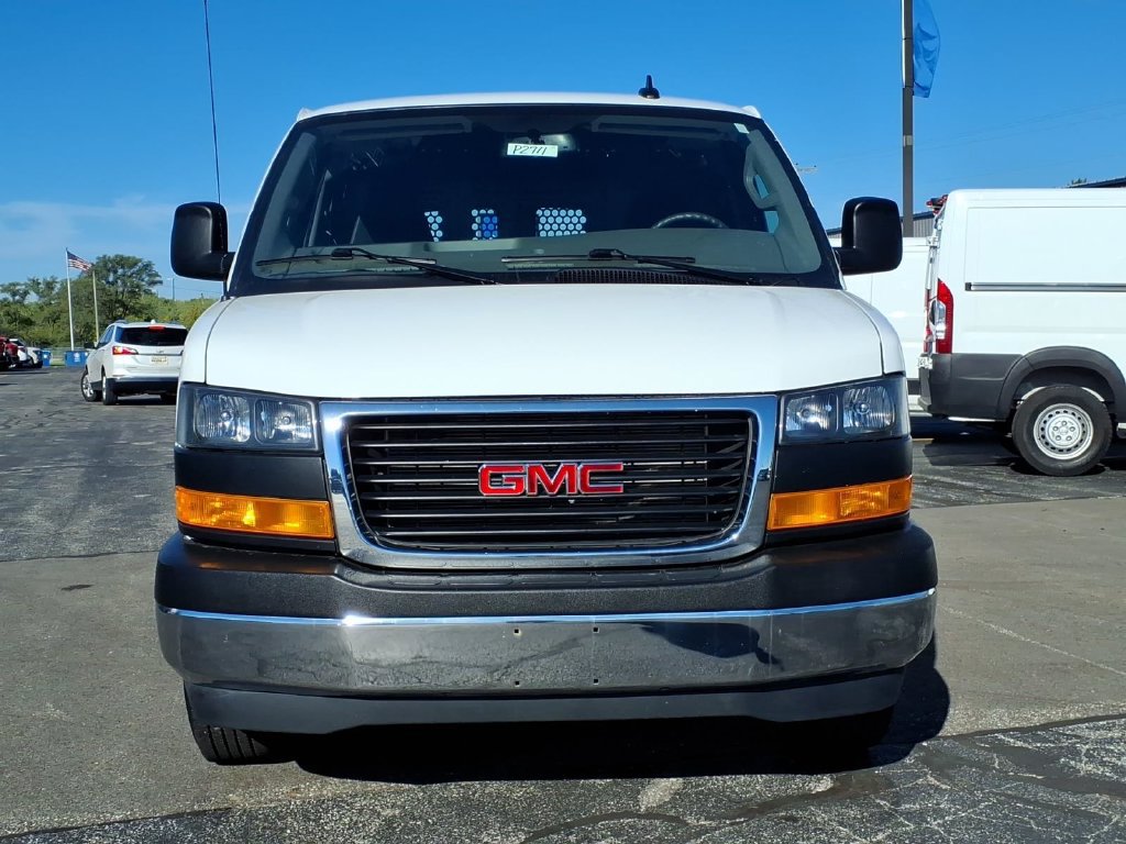 Used 2025 GMC Savana 2500 w/ Driver Convenience Package RWD image 2