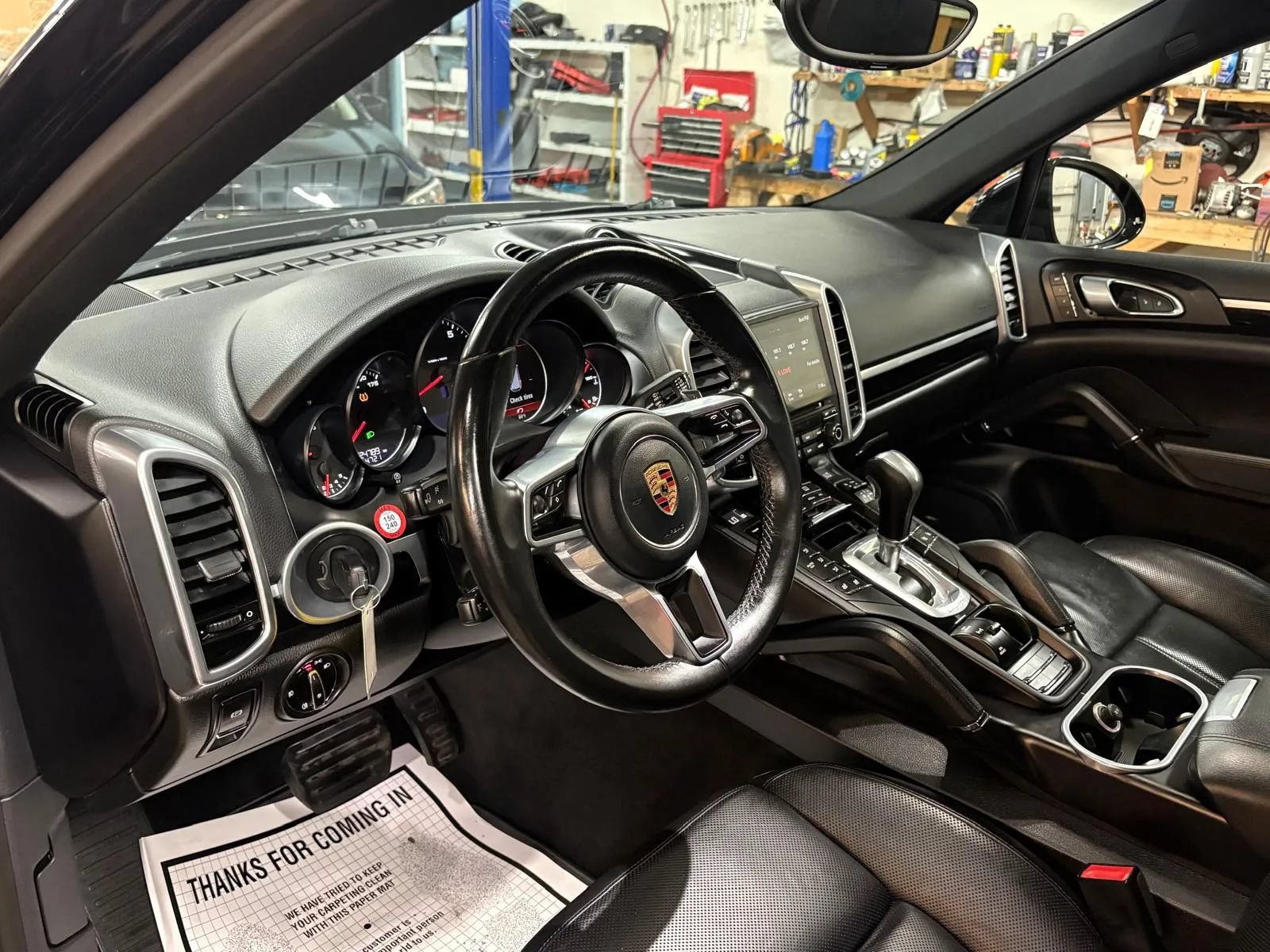 Used 2018 Porsche Cayenne Platinum Edition AWD/4WD image 17
