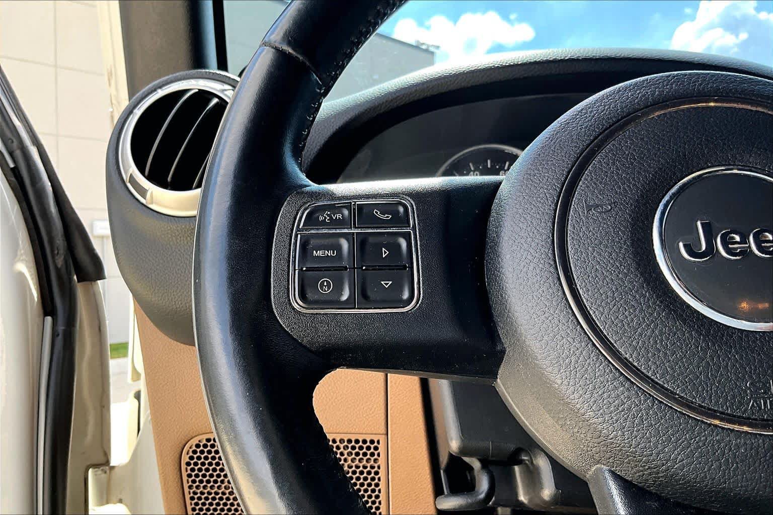 Used 2014 Jeep Wrangler Unlimited Sahara w/ Dual Top Group AWD/4WD image 19