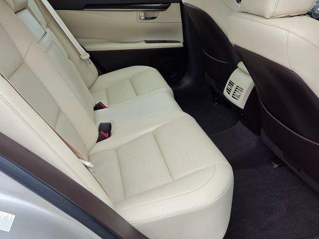 Used 2016 Lexus ES 350 w/ Premium Package w/Wood Trim FWD image 17