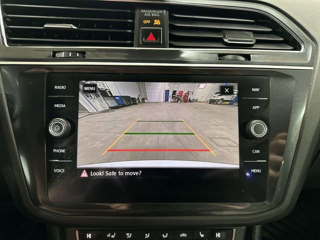 Used 2018 Volkswagen Tiguan SEL Premium w/ R-Line Package AWD/4WD image 28