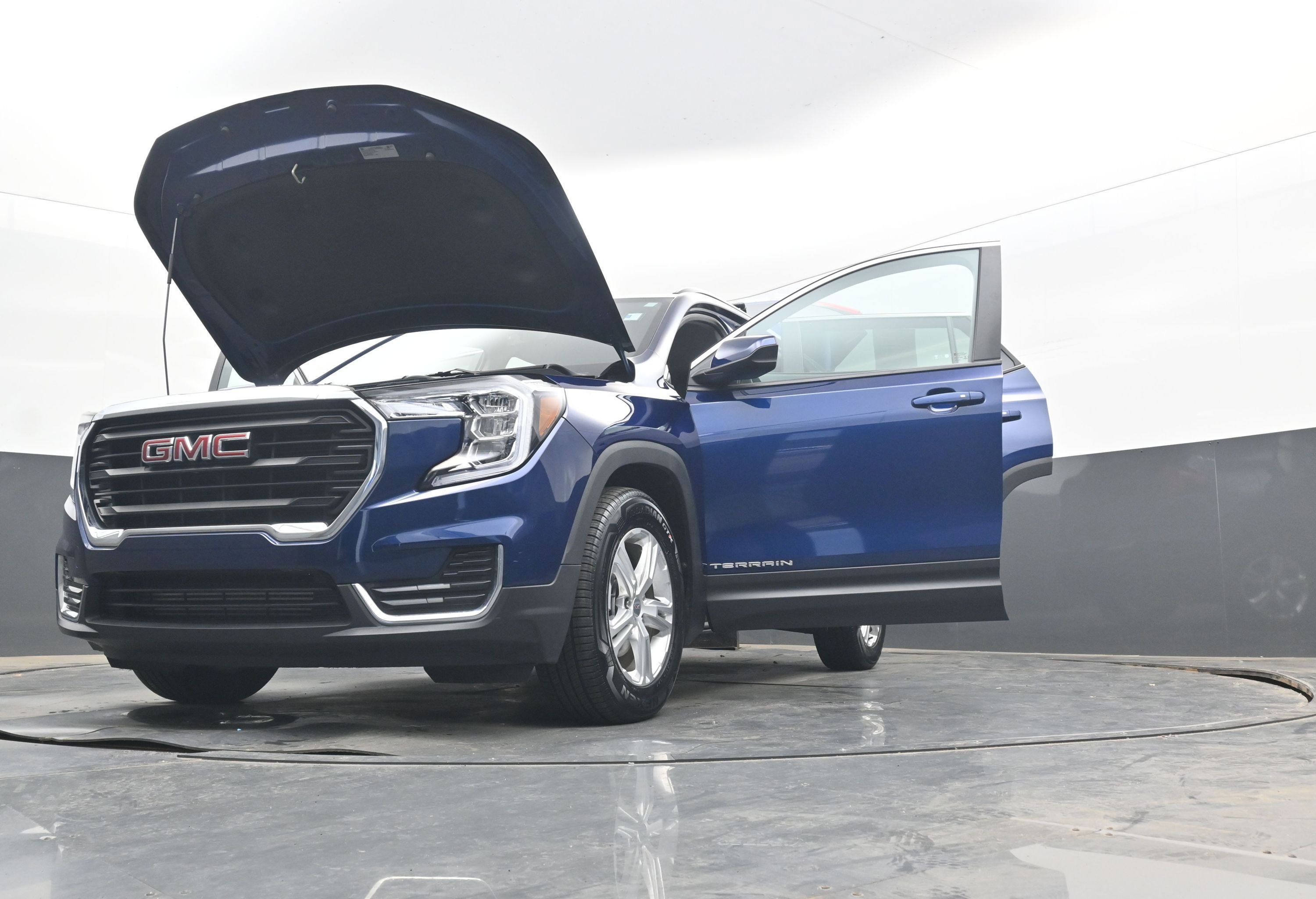 Certified 2022 GMC Terrain SLE w/ Driver Convenience Package FWD image 41