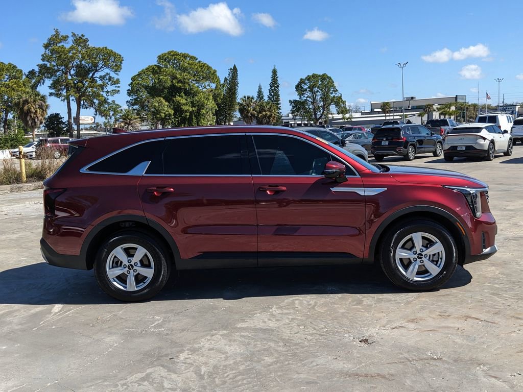 Certified 2025 Kia Sorento LX FWD image 10
