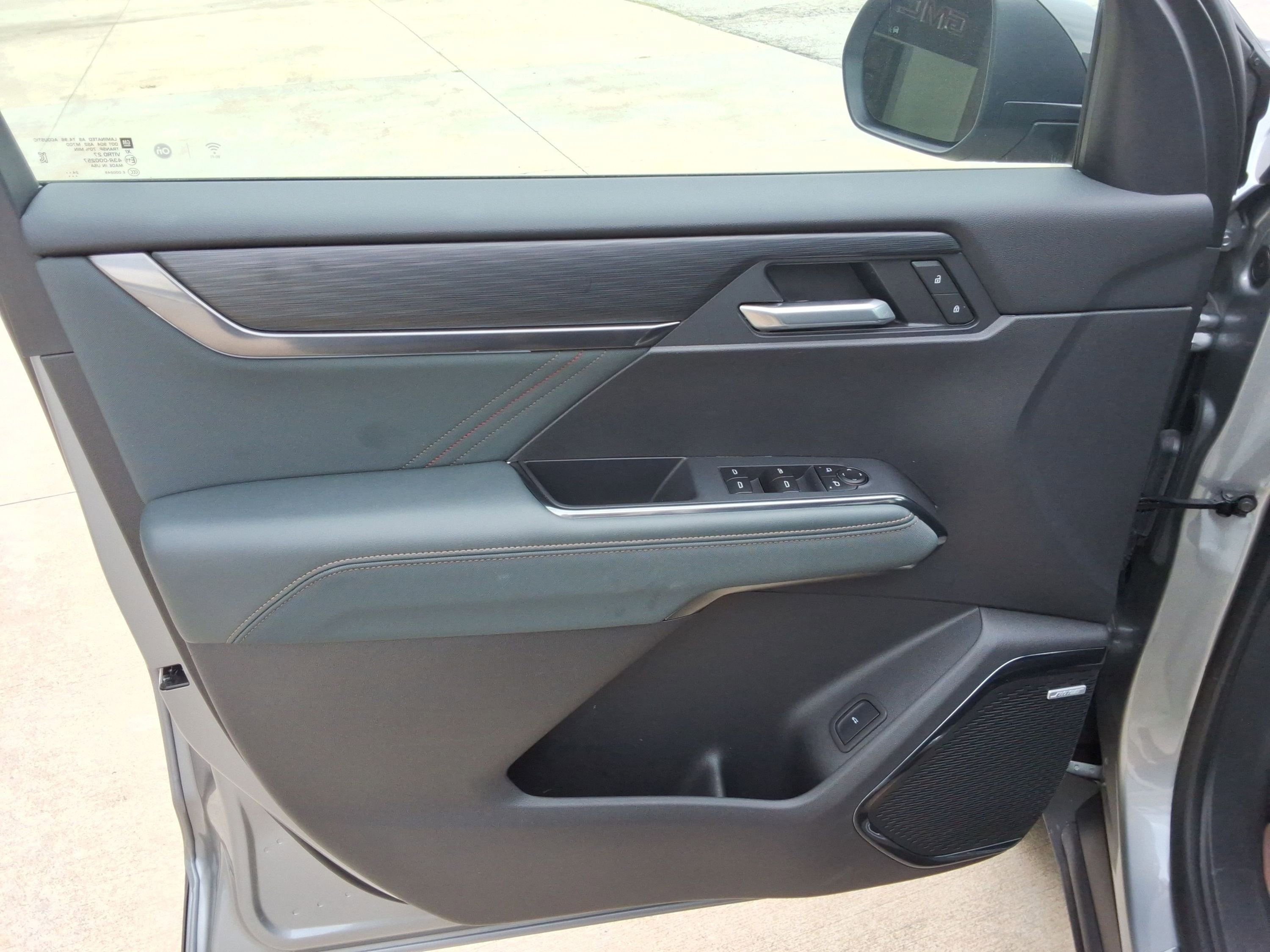 New 2025 GMC Acadia AT4 image 17