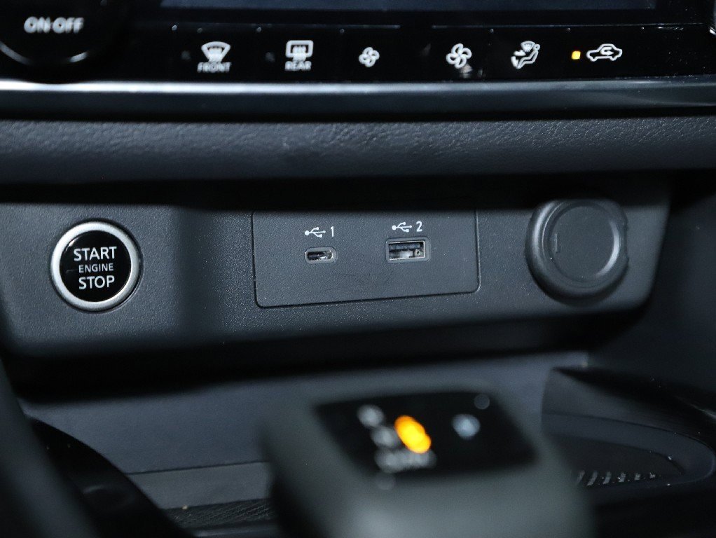 Certified 2023 Nissan Rogue SV image 27