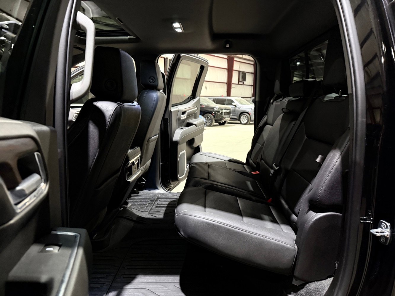 Used 2022 GMC Sierra 1500 SLT w/ SLT Convenience Package AWD/4WD image 18