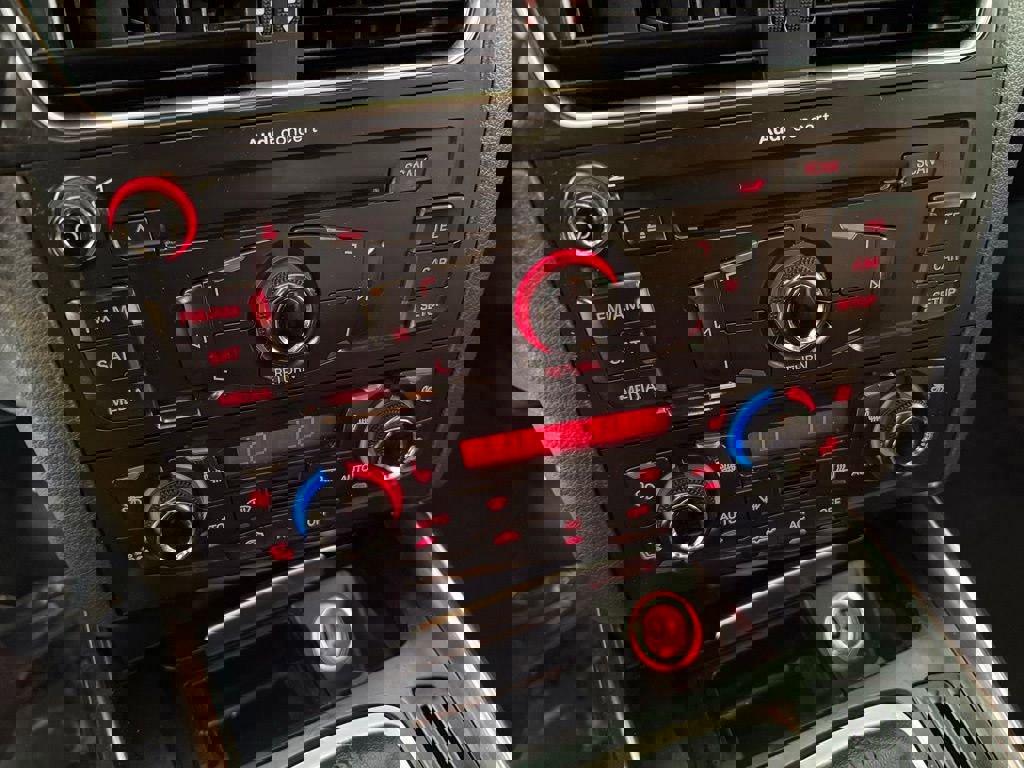 Used 2011 Audi Q5 2.0T Premium image 24