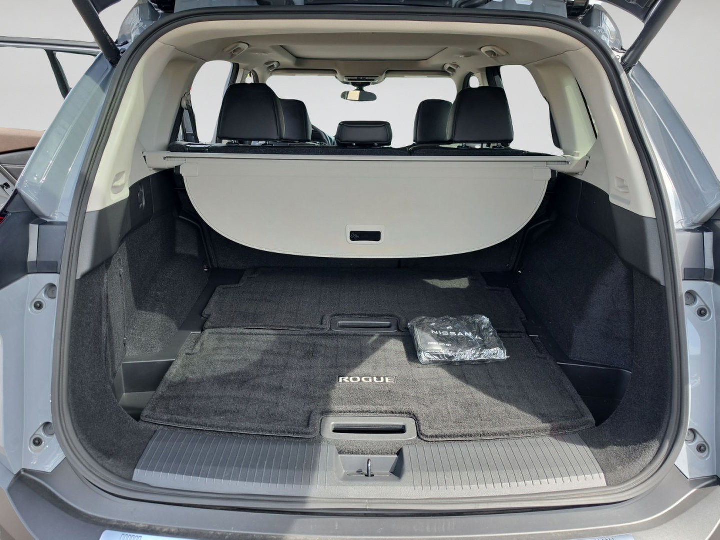 Used 2023 Nissan Rogue SL w/ SL Premium Package AWD/4WD image 17