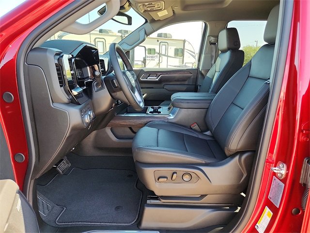 New 2025 GMC Sierra 2500 SLT w/ SLT Convenience Package image 11