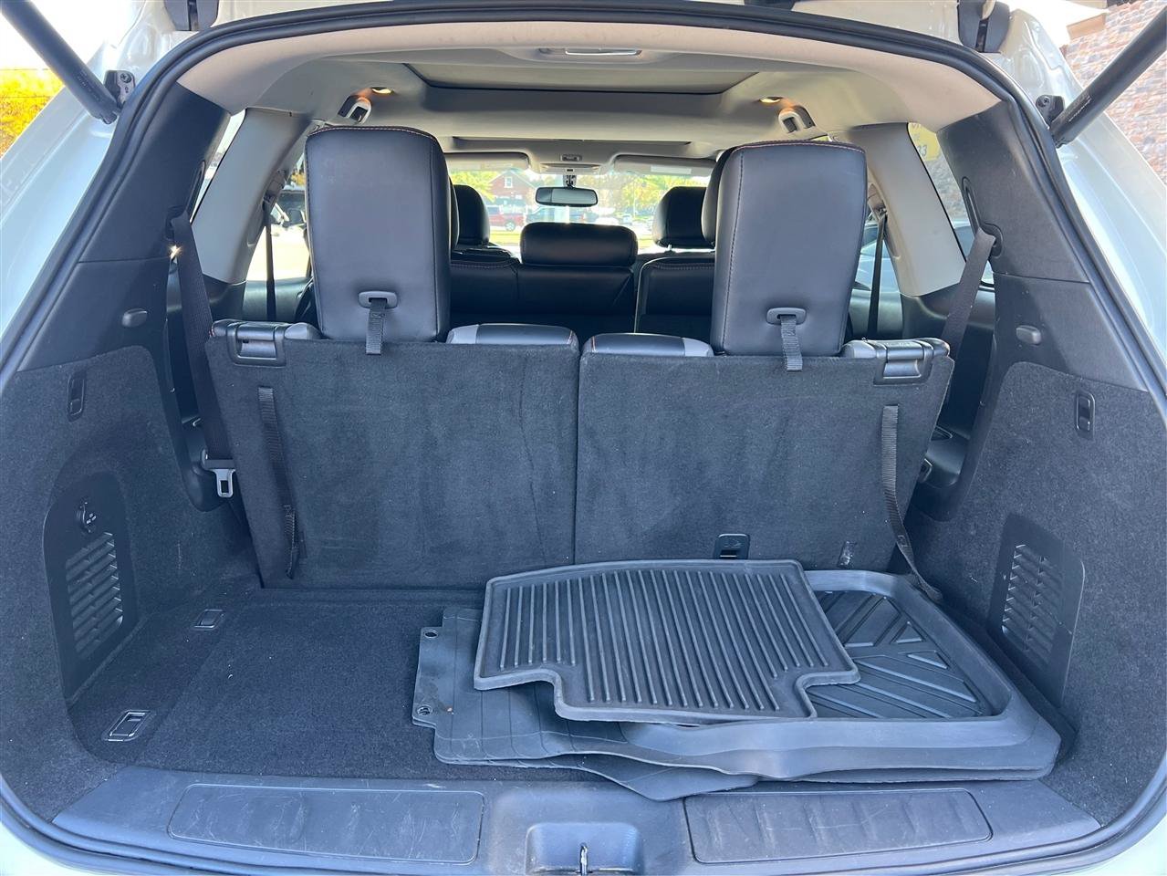 Used 2020 Nissan Pathfinder SL AWD/4WD image 23