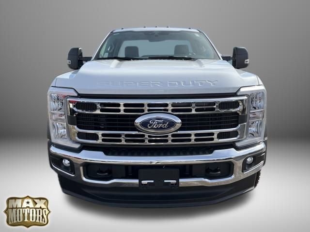 New 2024 Ford F550 4x4 Regular Cab Super Duty image 2