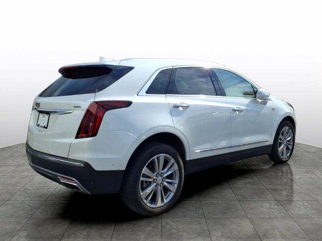 Used 2024 Cadillac XT5 Premium Luxury w/ Technology Package AWD/4WD image 5