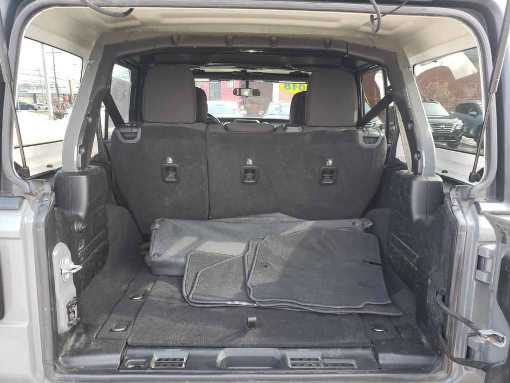 Used 2018 Jeep Wrangler Unlimited Sahara w/ Cold Weather Group image 7