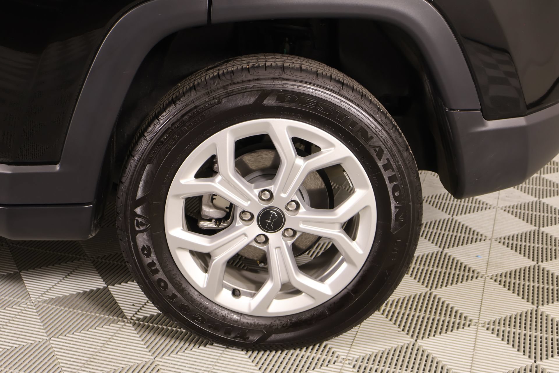 Used 2026 Jeep Compass Latitude AWD/4WD image 17