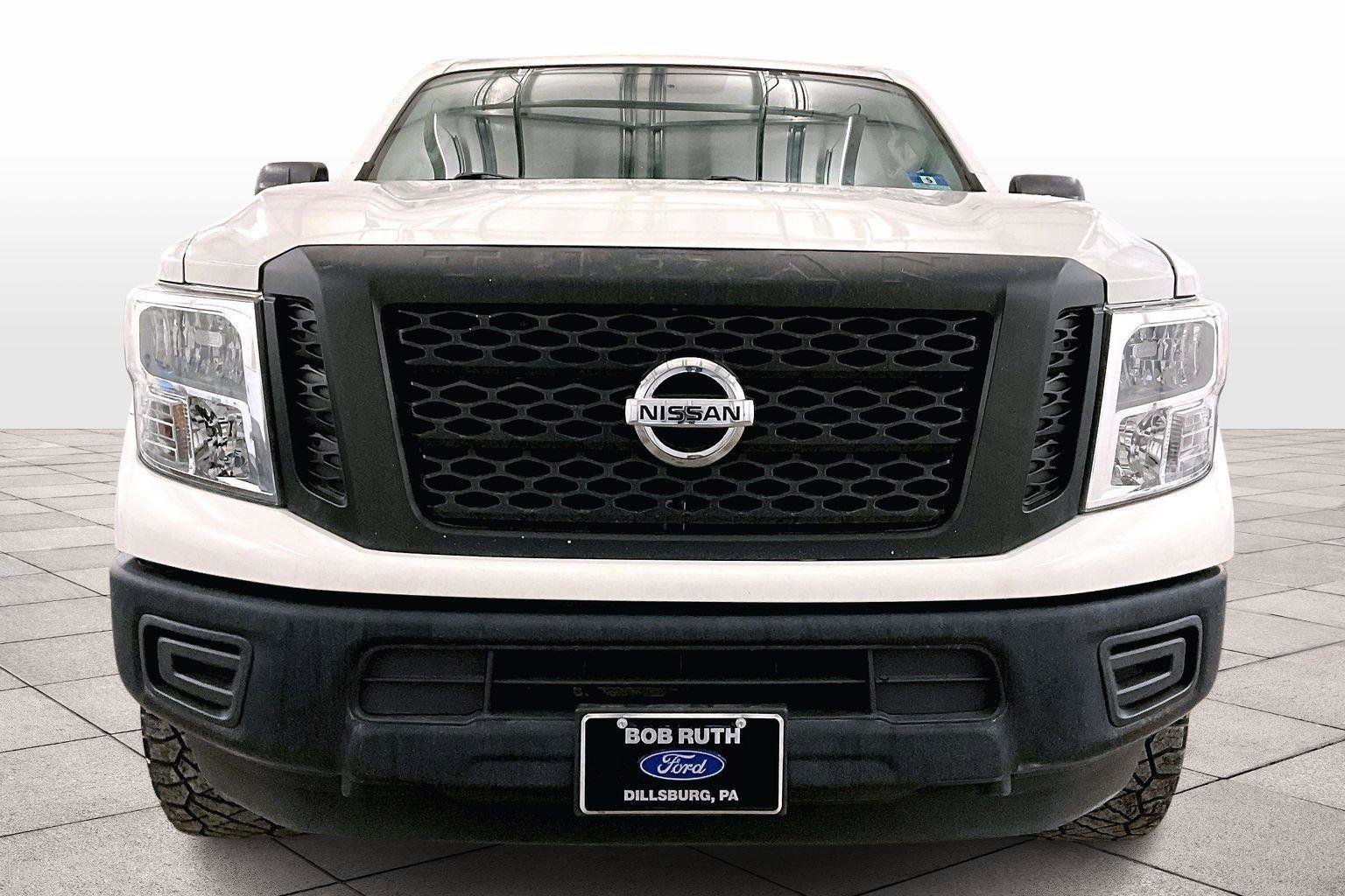 Used 2017 Nissan Titan S image 3