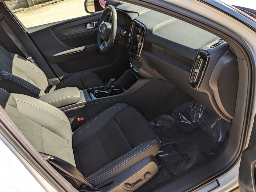 Certified 2023 Volvo XC40 Recharge Ultimate AWD/4WD image 22
