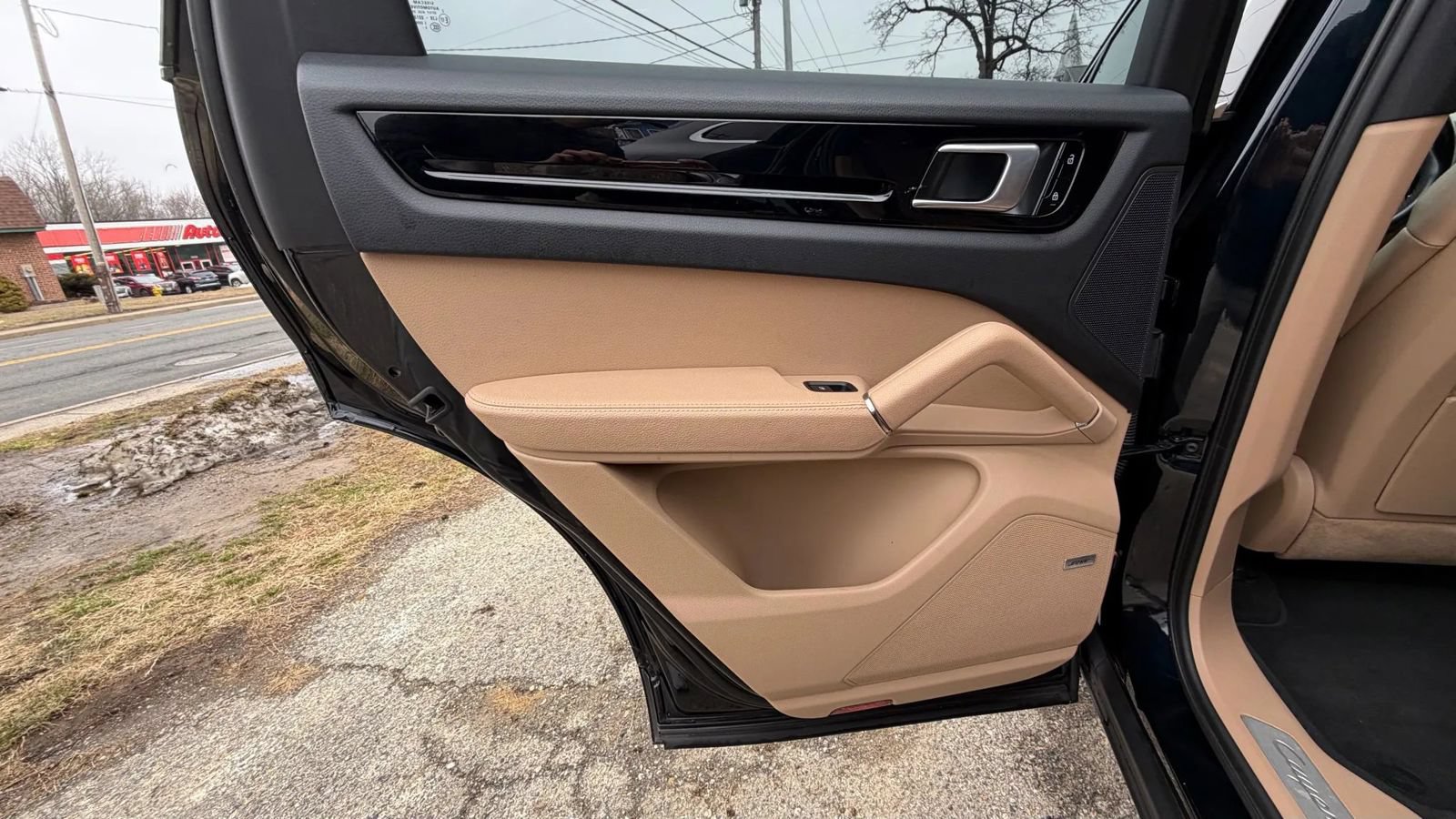 Used 2019 Porsche Cayenne S w/ Premium Plus Package AWD/4WD image 21
