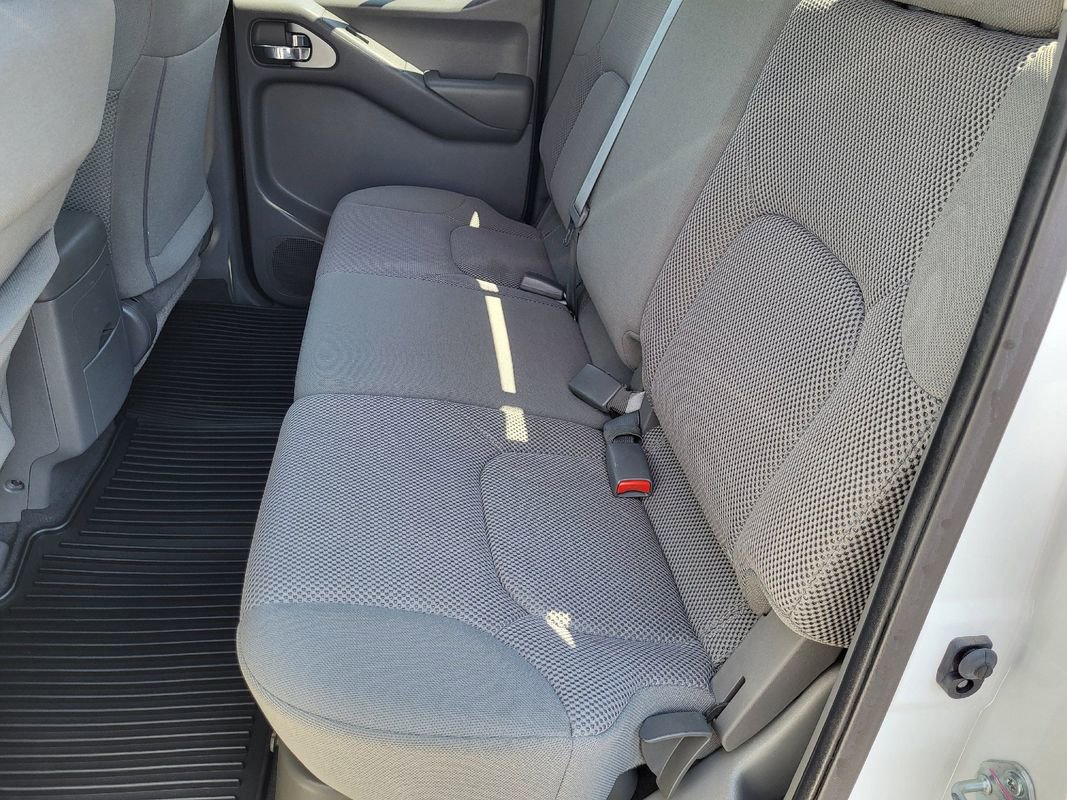 Used 2020 Nissan Frontier SV w/ Midnight Edition Floor Mats image 16