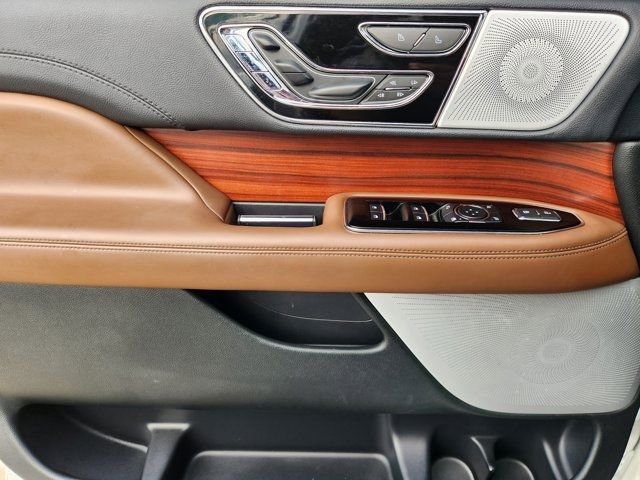 Used 2024 Lincoln Navigator Reserve image 24