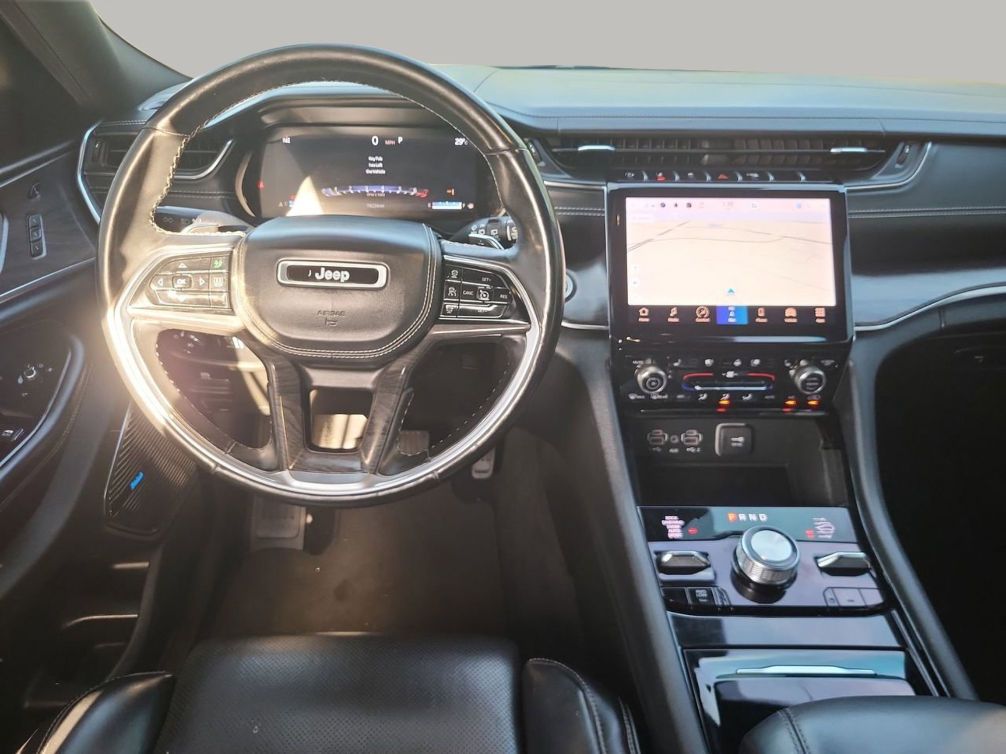 Used 2022 Jeep Grand Cherokee L Overland w/ Luxury Tech Group IV image 13