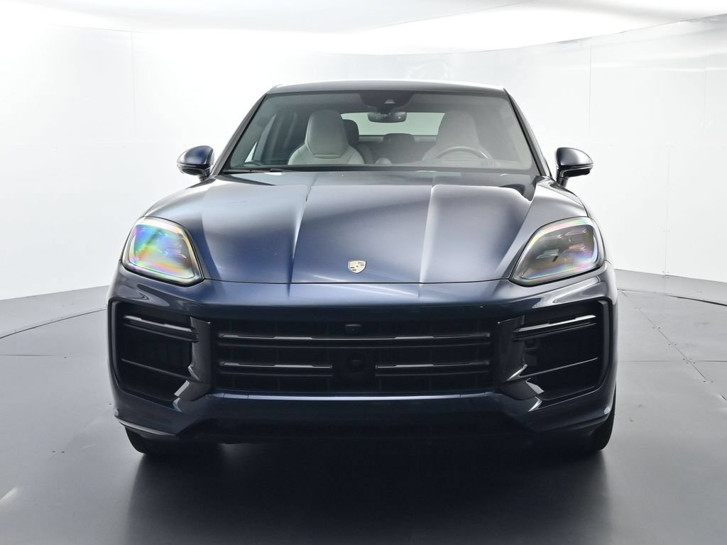 Certified 2025 Porsche Cayenne Turbo AWD/4WD image 18