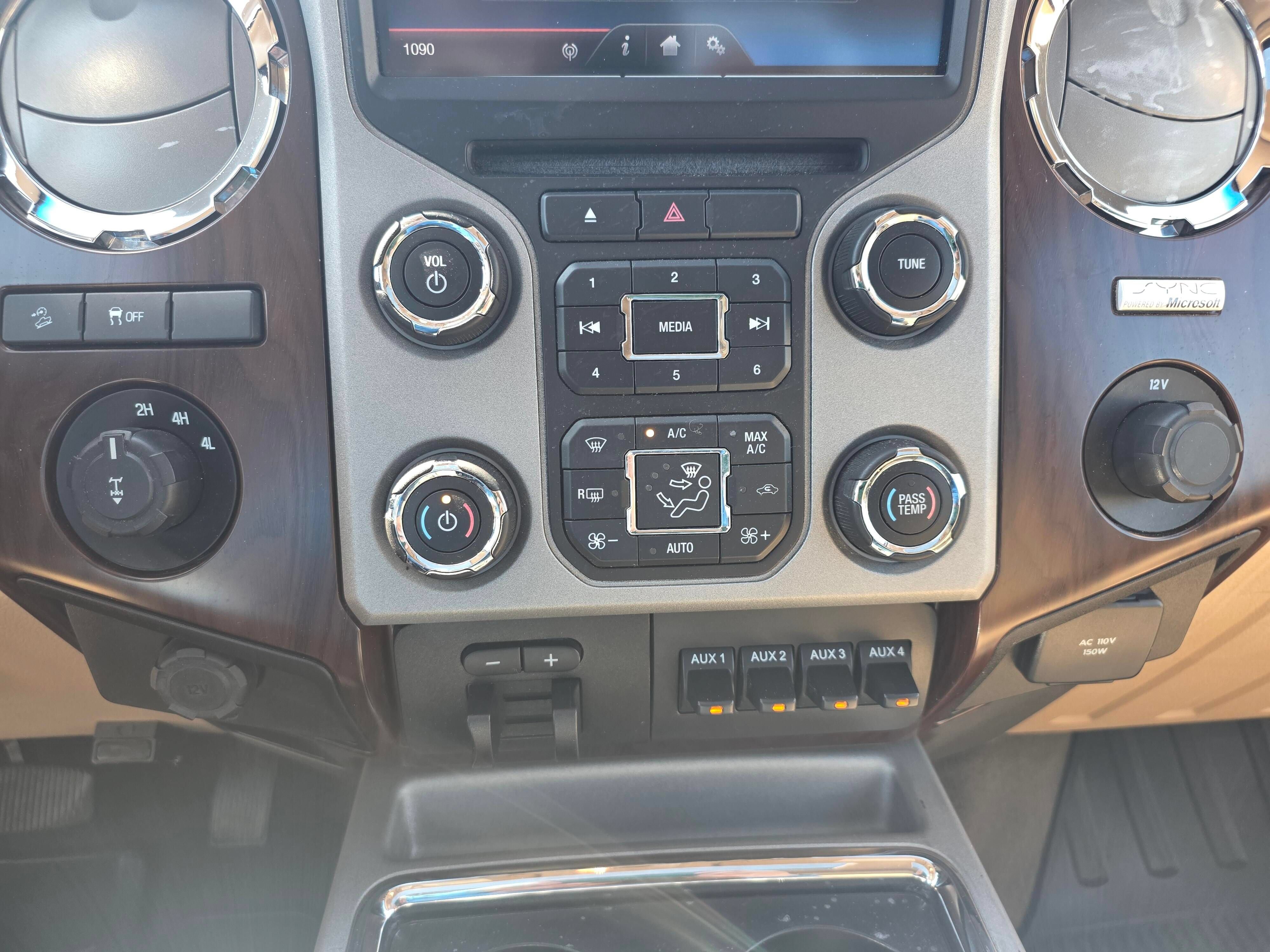 Used 2014 Ford F250 Lariat w/ Lariat Ultimate Package AWD/4WD image 17