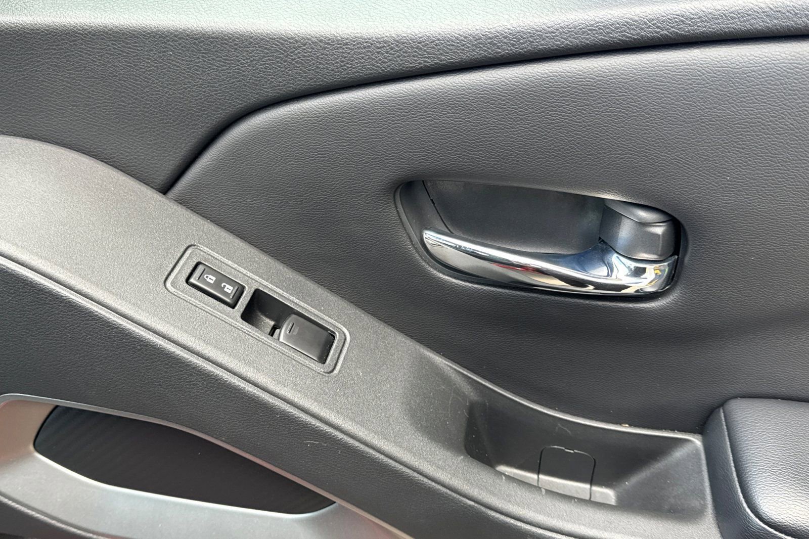 Used 2025 Nissan Frontier SV w/ SV Convenience Package image 22